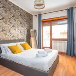 St Peters Colorful 3Bdr Apartment